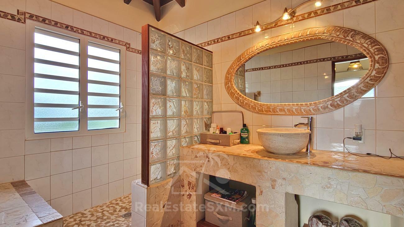 Stunning villa for sale in St Maarten, Belair. Caribbean sunsets. Ocean view. Gem and OPPORTUNITY!!!