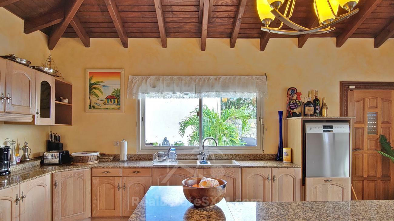 Stunning villa for sale in St Maarten, Belair. Caribbean sunsets. Ocean view. Gem and OPPORTUNITY!!!