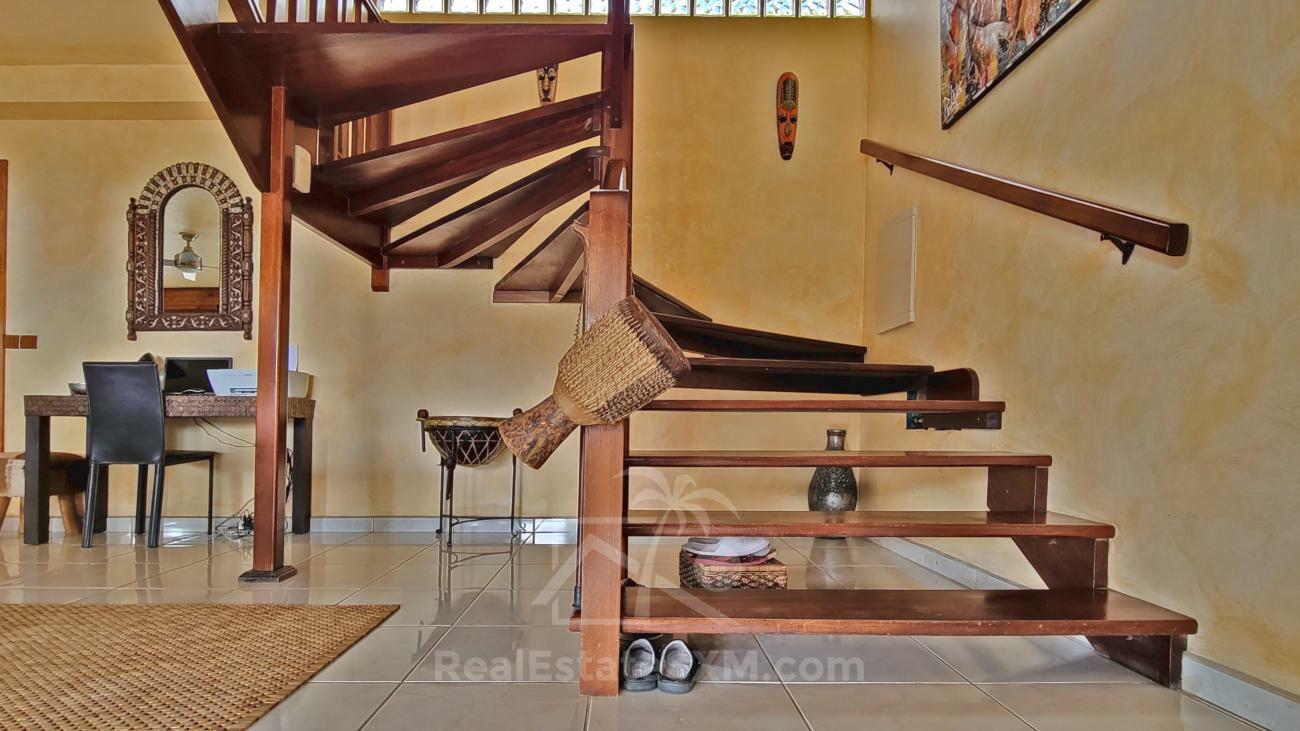 Stunning villa for sale in St Maarten, Belair. Caribbean sunsets. Ocean view. Gem and OPPORTUNITY!!!