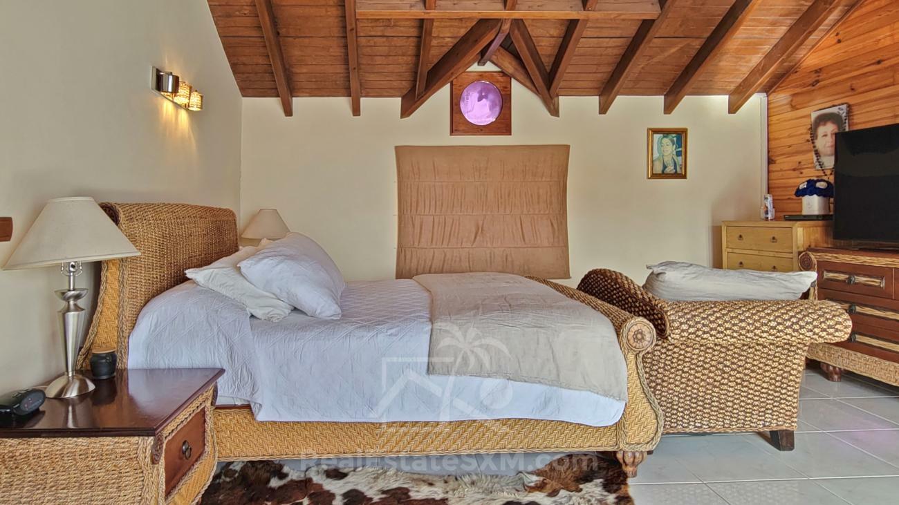 Stunning villa for sale in St Maarten, Belair. Caribbean sunsets. Ocean view. Gem and OPPORTUNITY!!!