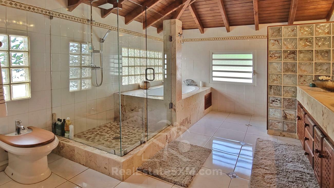 Stunning villa for sale in St Maarten, Belair. Caribbean sunsets. Ocean view. Gem and OPPORTUNITY!!!