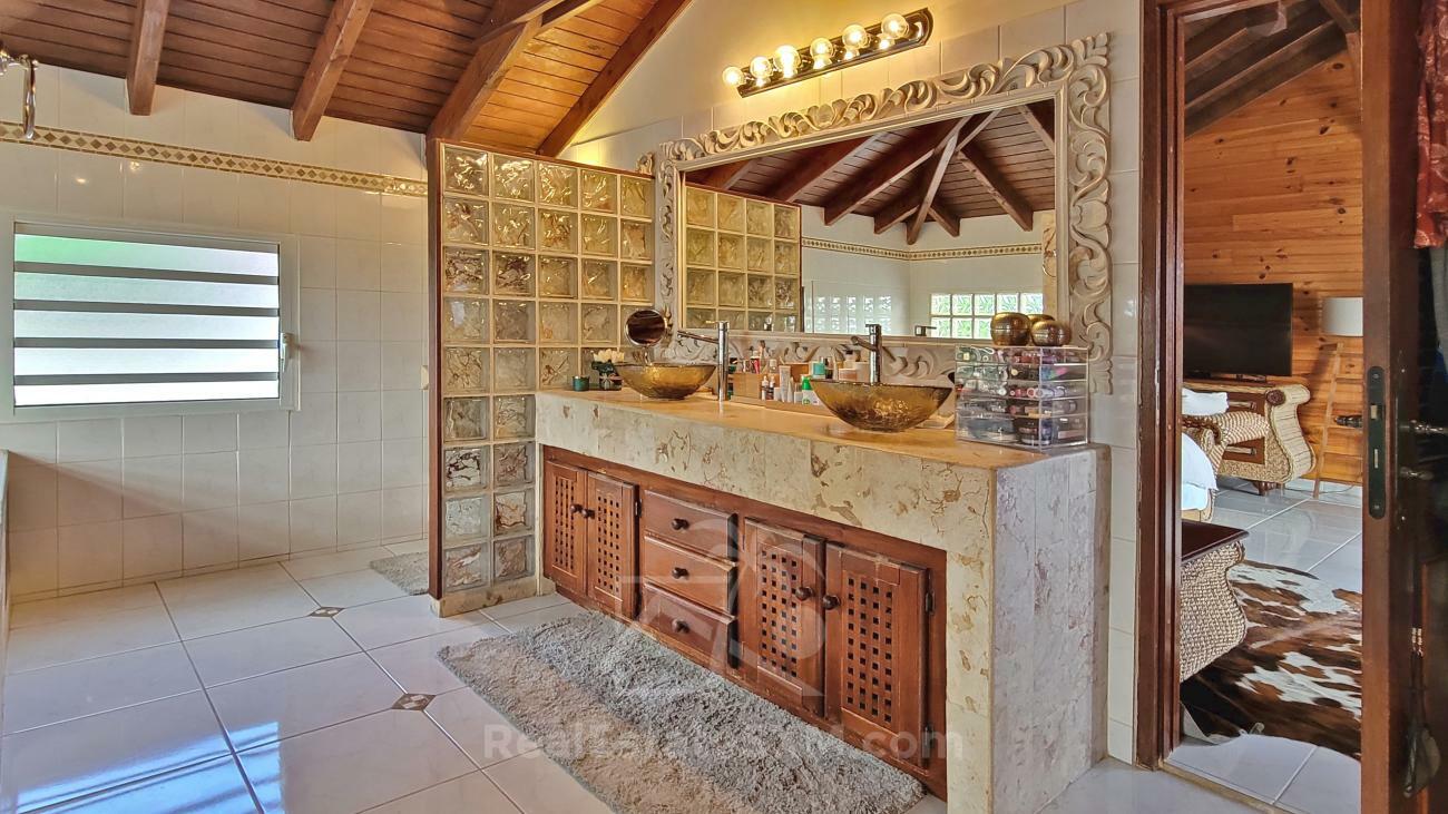 Stunning villa for sale in St Maarten, Belair. Caribbean sunsets. Ocean view. Gem and OPPORTUNITY!!!