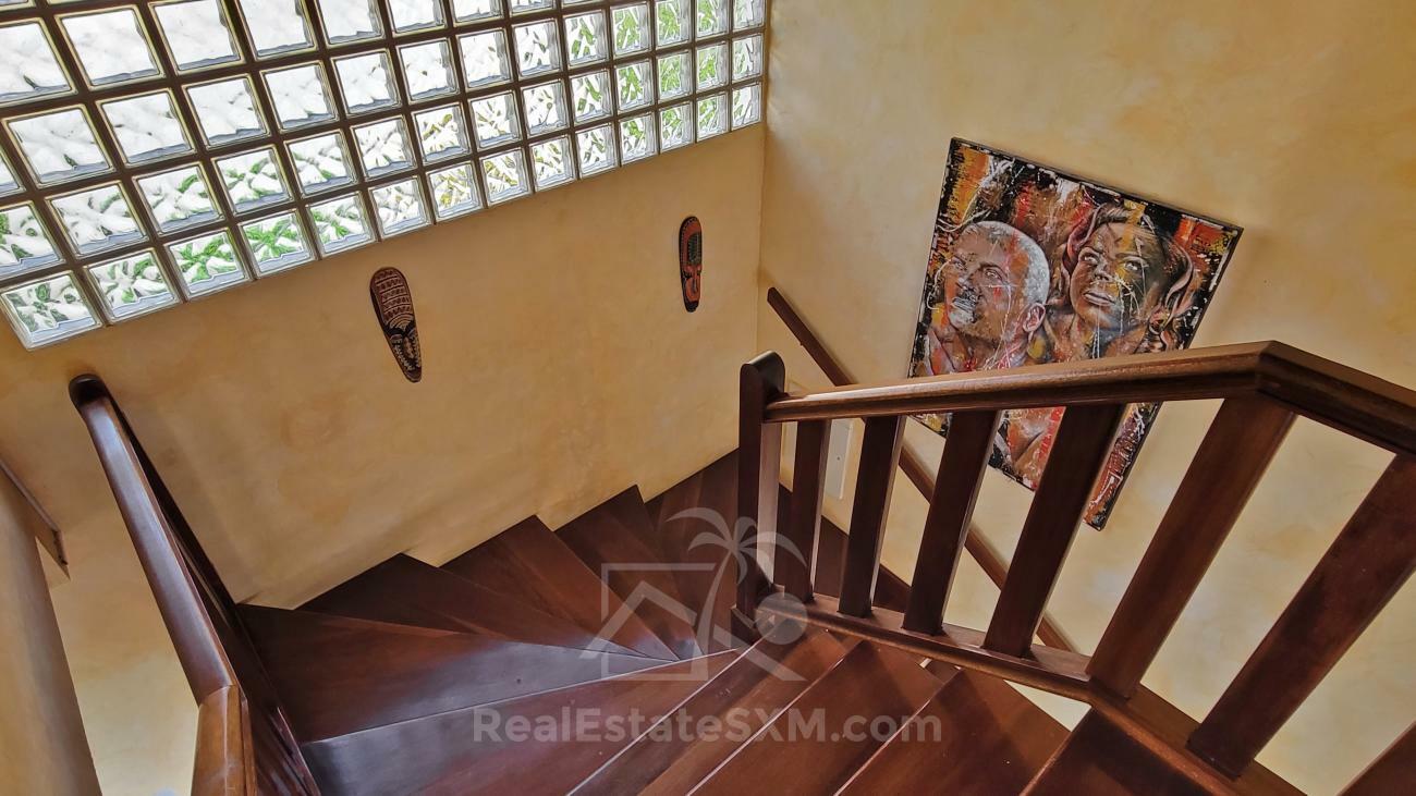 Stunning villa for sale in St Maarten, Belair. Caribbean sunsets. Ocean view. Gem and OPPORTUNITY!!!