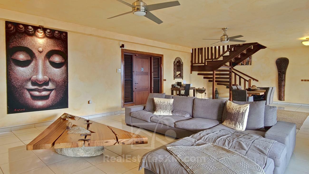 Stunning villa for sale in St Maarten, Belair. Caribbean sunsets. Ocean view. Gem and OPPORTUNITY!!!