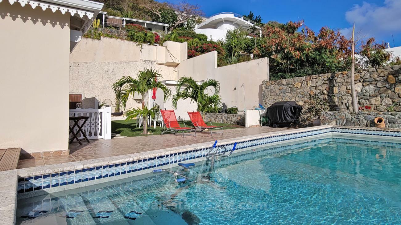 Stunning villa for sale in St Maarten, Belair. Caribbean sunsets. Ocean view. Gem and OPPORTUNITY!!!