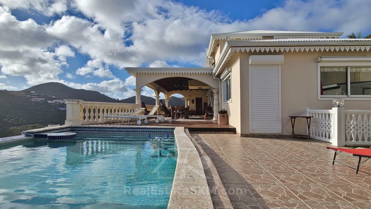 Stunning villa for sale in St Maarten, Belair. Caribbean sunsets. Ocean view. Gem and OPPORTUNITY!!!