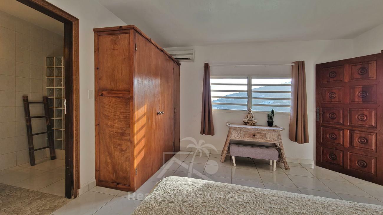 Stunning villa for sale in St Maarten, Belair. Caribbean sunsets. Ocean view. Gem and OPPORTUNITY!!!