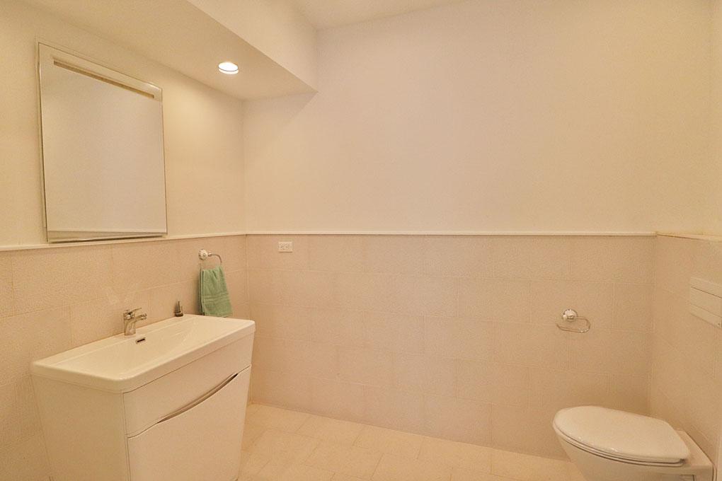 St Maarten luxury home for sale: Villa Shanti in Rice Hill Gardens. Gated. Secluded. Ocean views