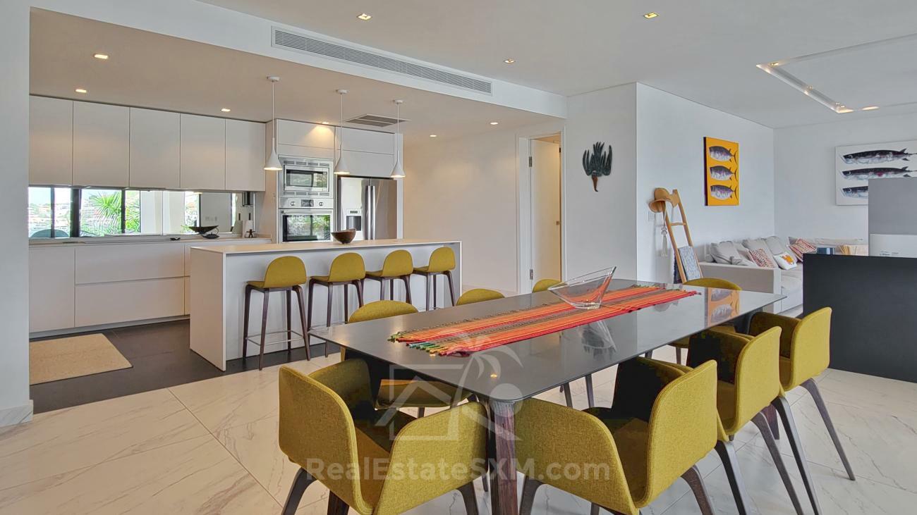 Luxury 3 bedrooms condo for sale in St Maarten Las Brisas. Waterfront. Swimming pool. Gym. Boat slip