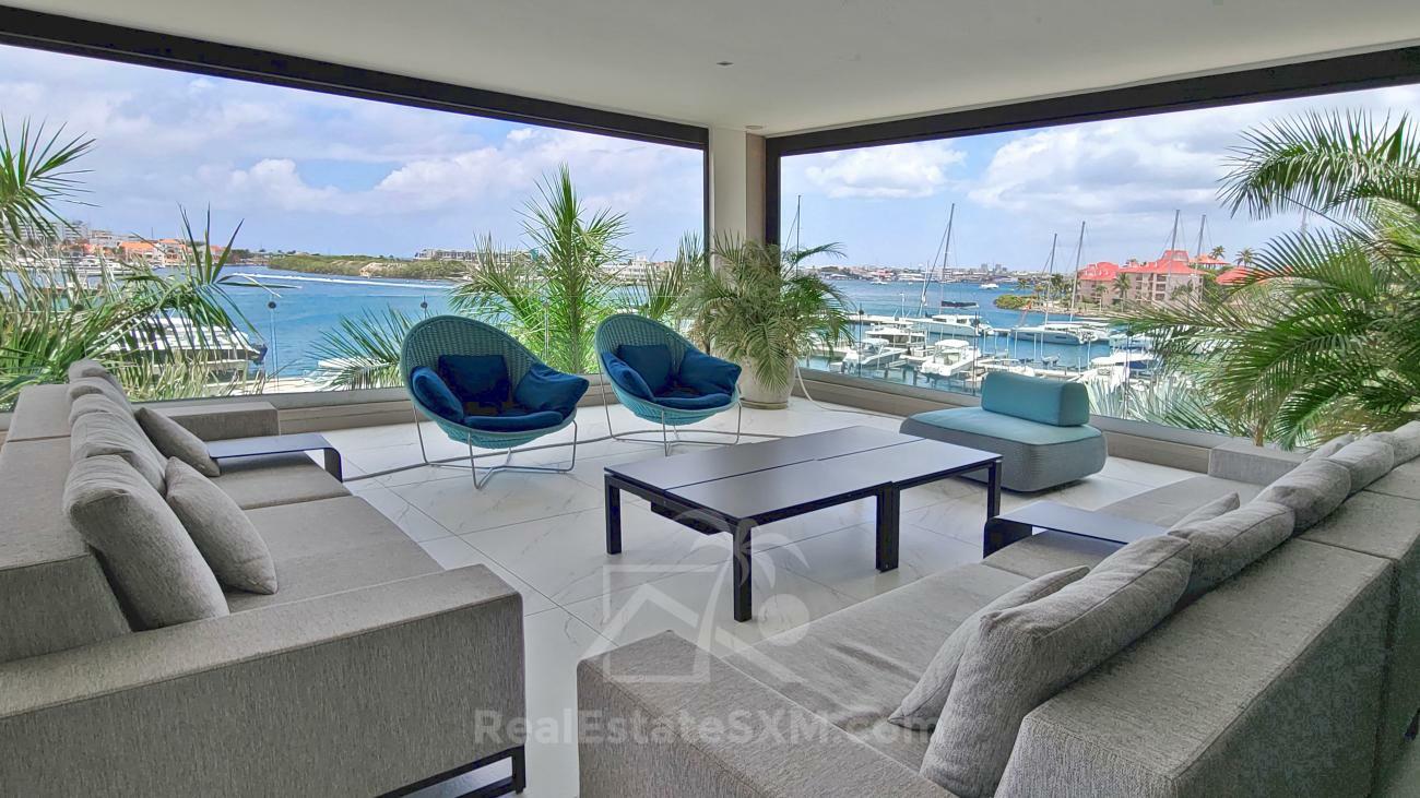 Luxury 3 bedrooms condo for sale in St Maarten Las Brisas. Waterfront. Swimming pool. Gym. Boat slip