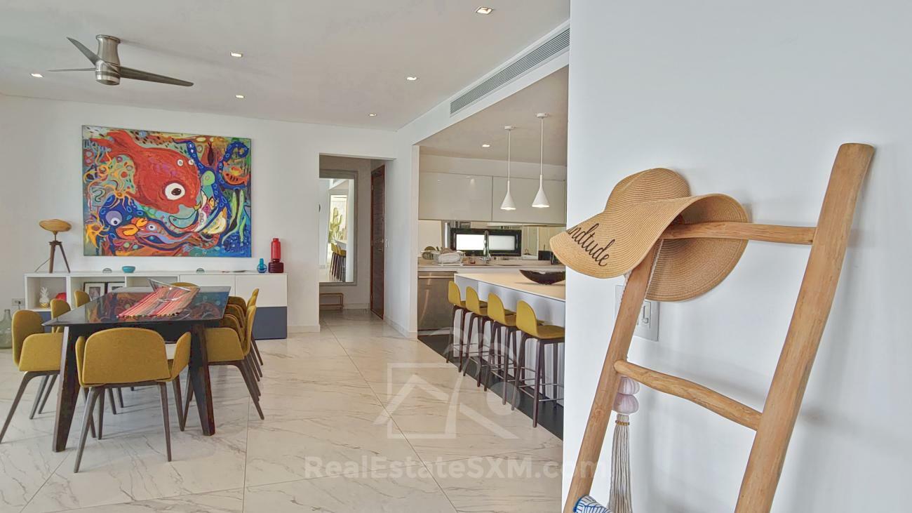 Luxury 3 bedrooms condo for sale in St Maarten Las Brisas. Waterfront. Swimming pool. Gym. Boat slip