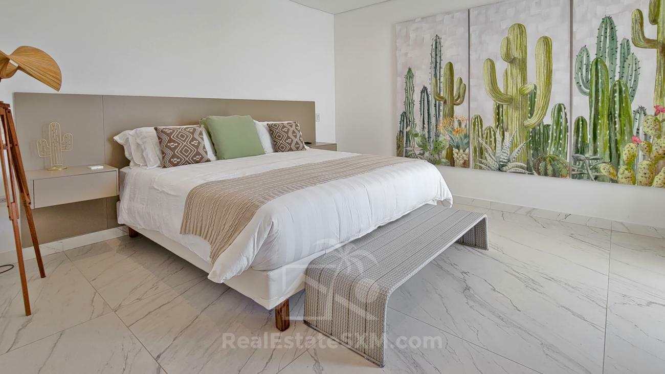 Luxury 3 bedrooms condo for sale in St Maarten Las Brisas. Waterfront. Swimming pool. Gym. Boat slip