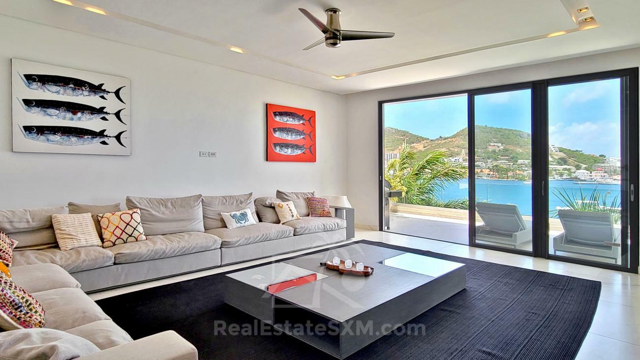 Luxury 3 bedrooms condo for sale in St Maarten Las Brisas. Waterfront. Swimming pool. Gym. Boat slip