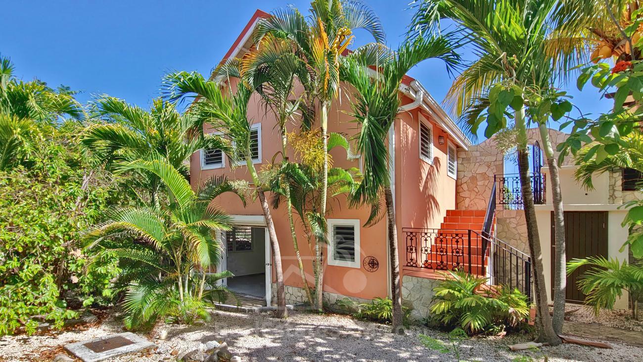 St Maarten house for rent in peaceful, gated Plantation