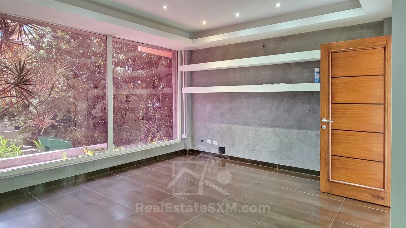 St Maarten 3rooms modern commercial space for rent