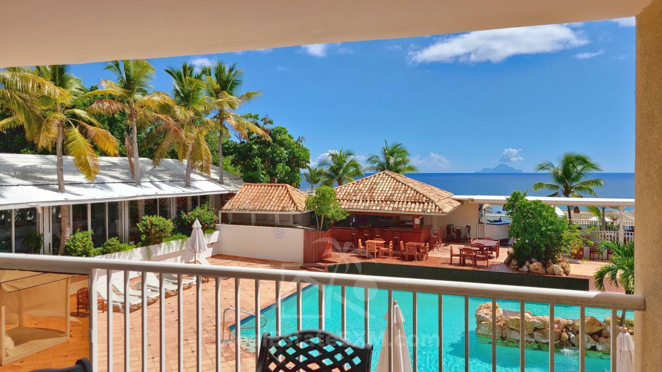 Caribbean St Maarten: studio apartment for sale in Sapphire Hotel Cupecoy. Sea View. Amenities (213)