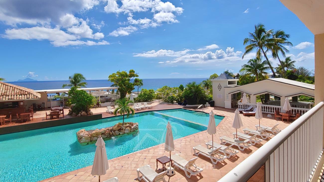 Caribbean St Maarten: studio apartment for sale in Sapphire Hotel Cupecoy. Sea View. Amenities (213)