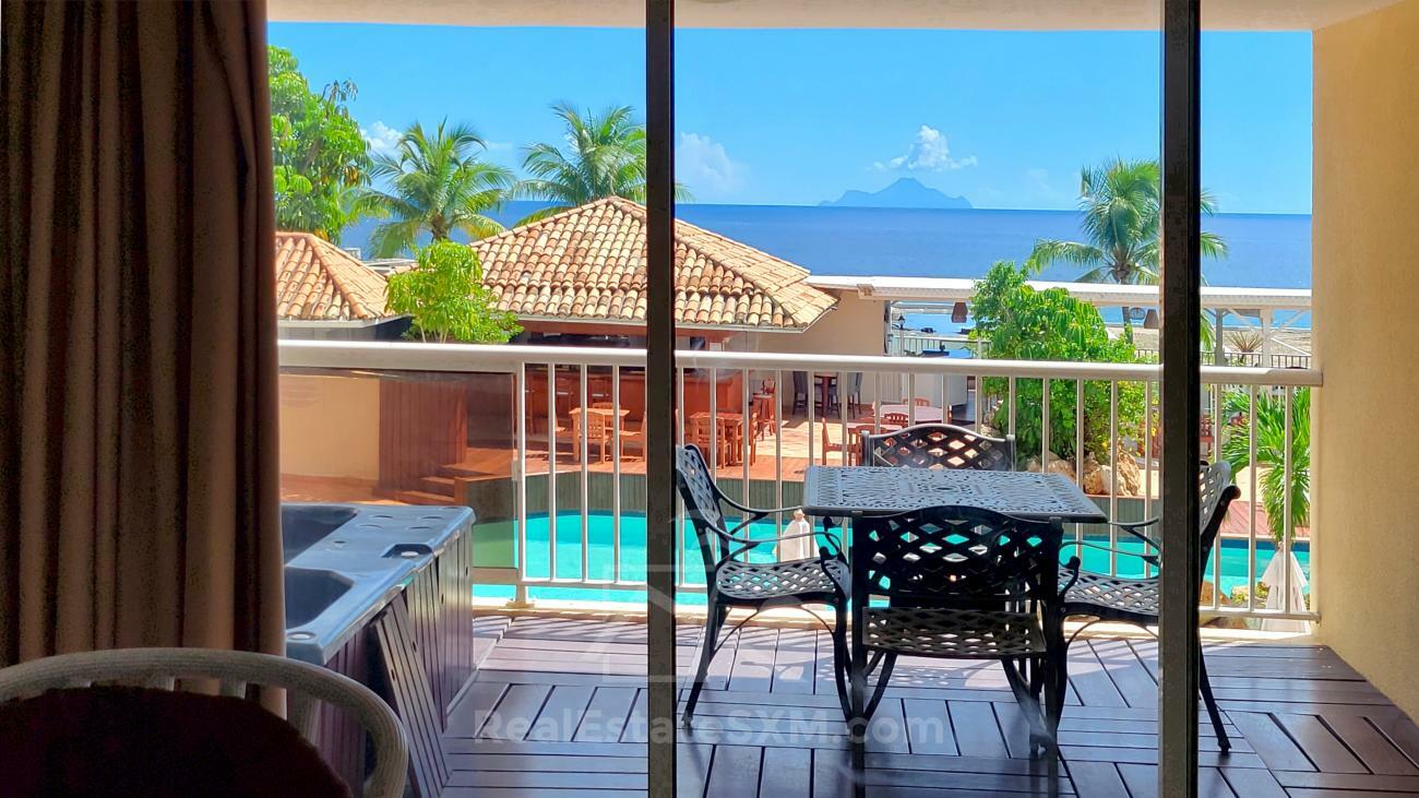 Caribbean St Maarten: studio apartment for sale in Sapphire Hotel Cupecoy. Sea View. Amenities (213)