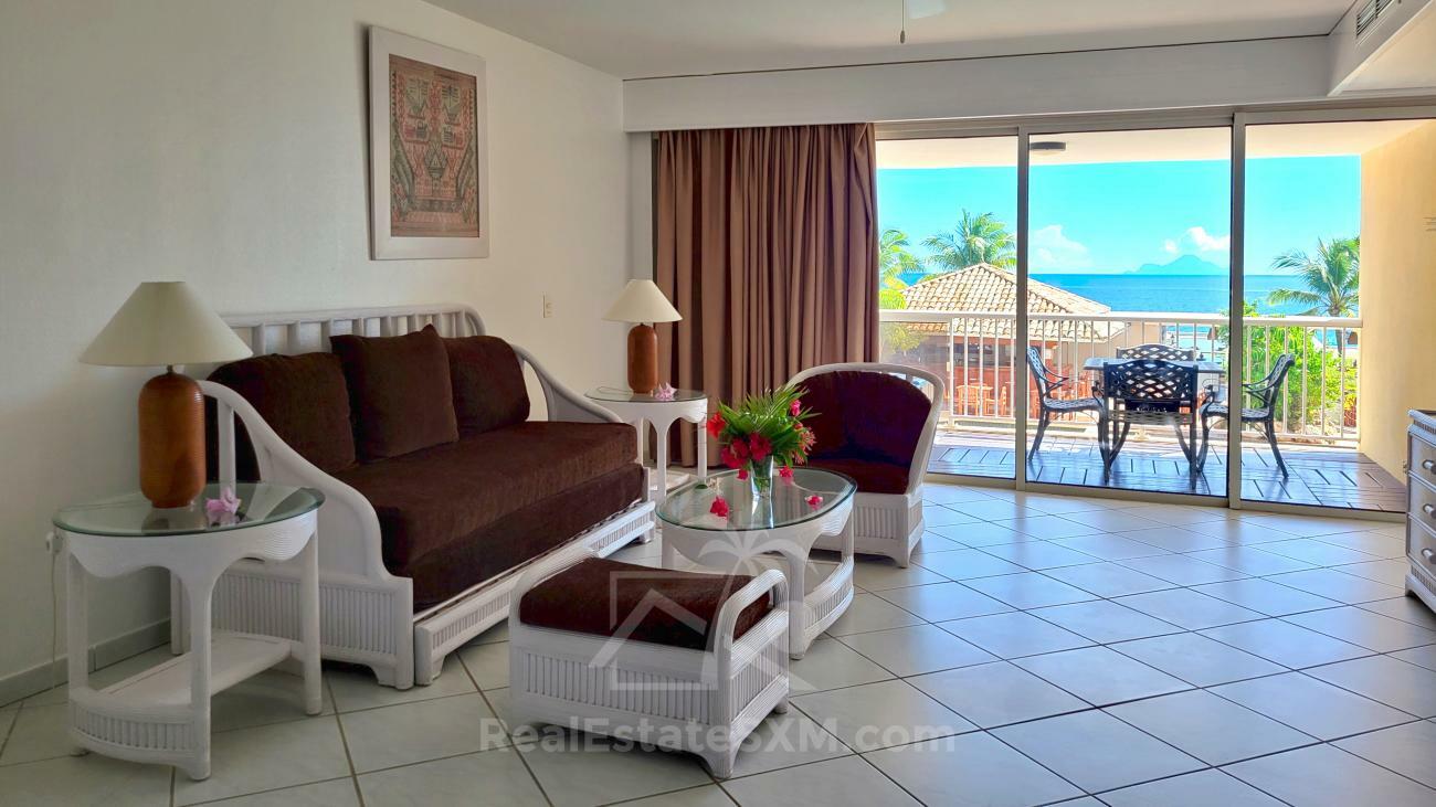 Caribbean St Maarten: studio apartment for sale in Sapphire Hotel Cupecoy. Sea View. Amenities (213)