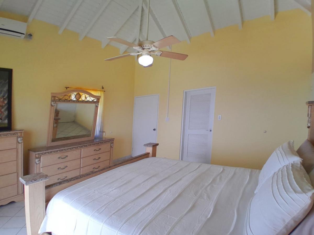 Big 3BR apartment for rent in St Maarten Point Blanche. Ocean View Sunrise Breeze Peaceful NEW PRICE