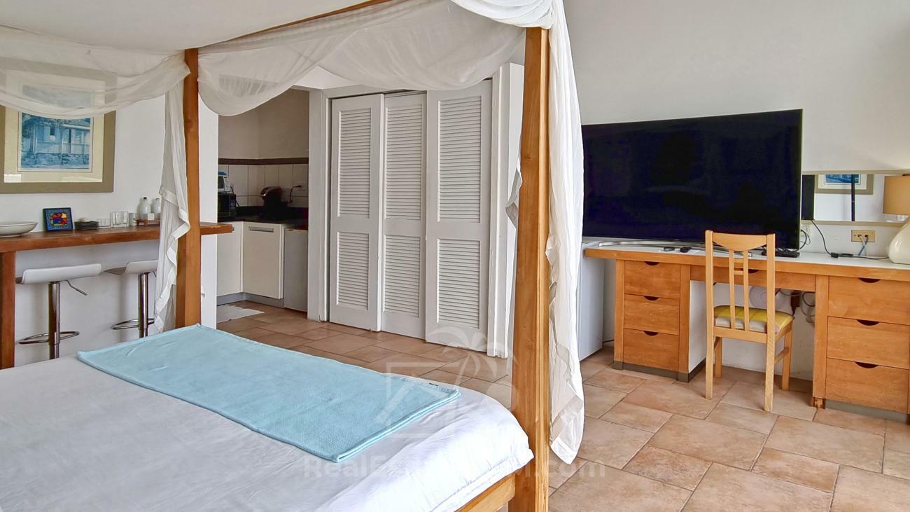 Caribbean Luxury Villa Cleavage For SALE Sint Maarten top of Pelican Key. Gorgeous sea views. 