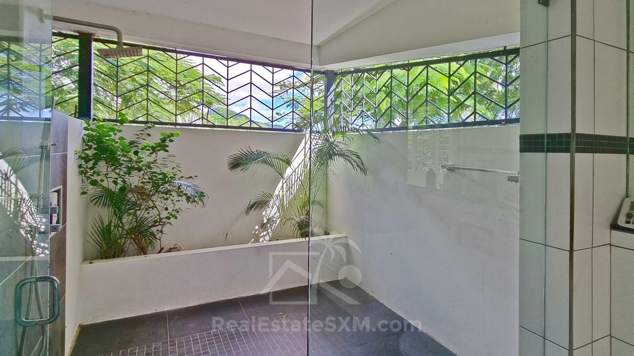 Caribbean Luxury Villa Cleavage For SALE Sint Maarten top of Pelican Key. Gorgeous sea views. 