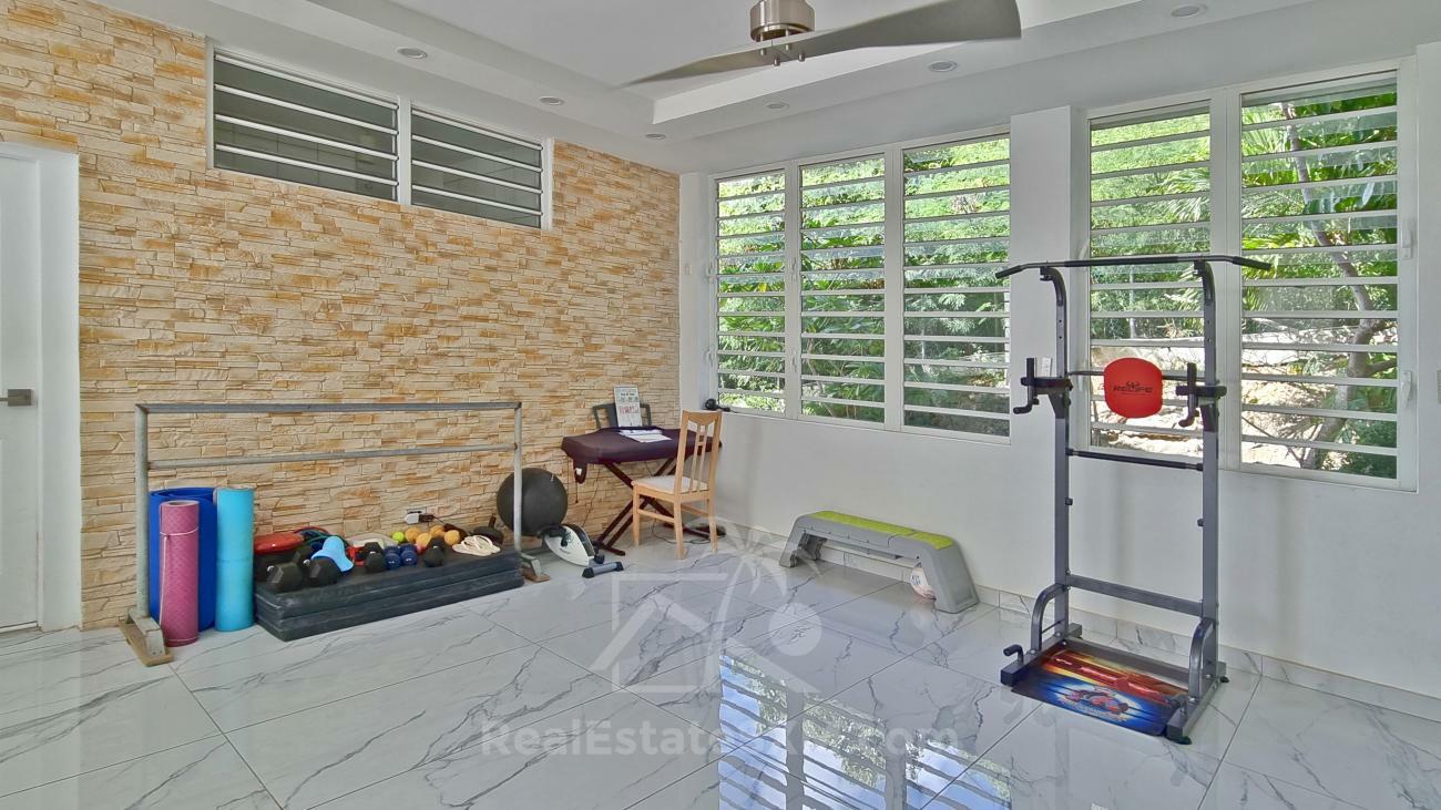 Caribbean Luxury Villa Cleavage For SALE Sint Maarten top of Pelican Key. Gorgeous sea views. 