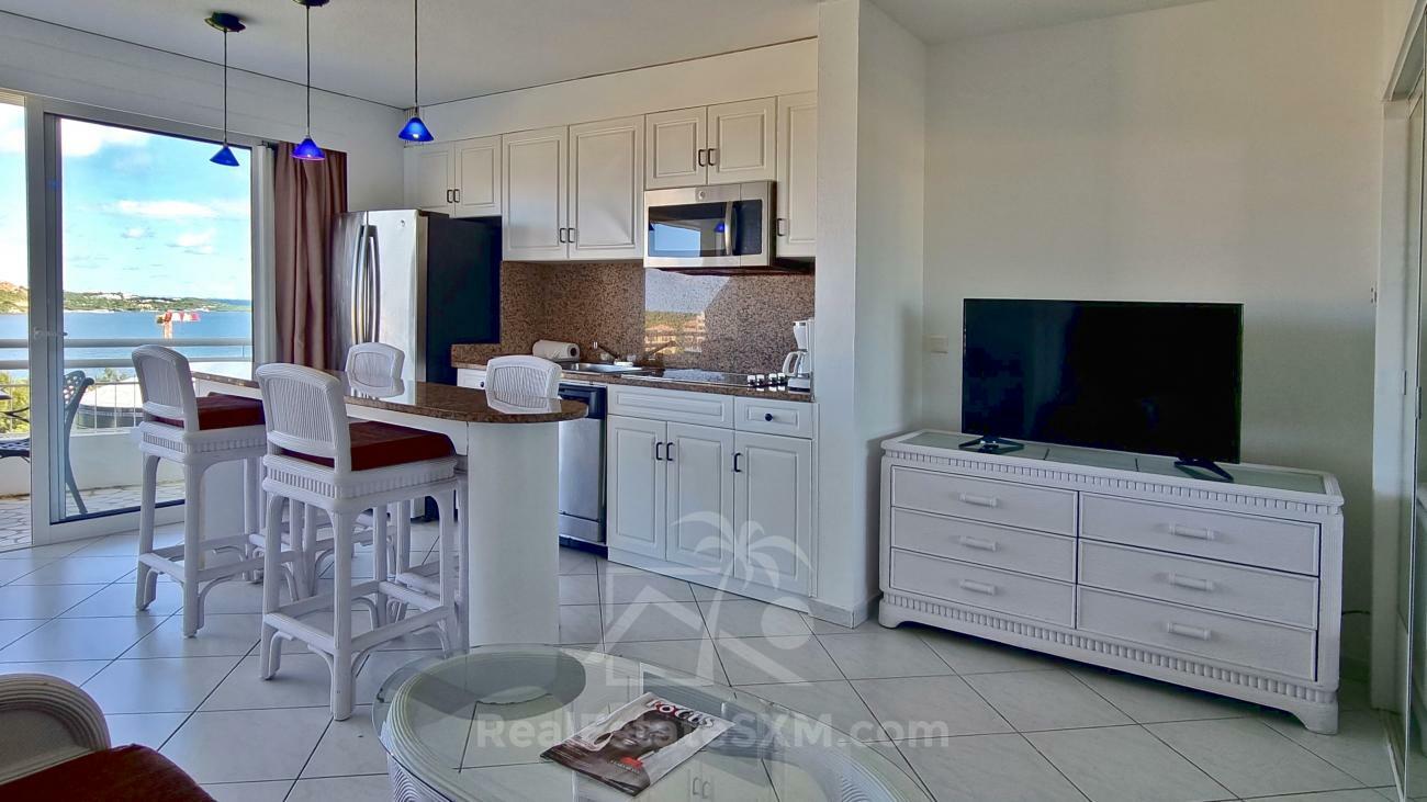 St Maarten: 1 bedroom apartment for sale 8th floor Sapphire Hotel Cupecoy. Lagoon View. (386)