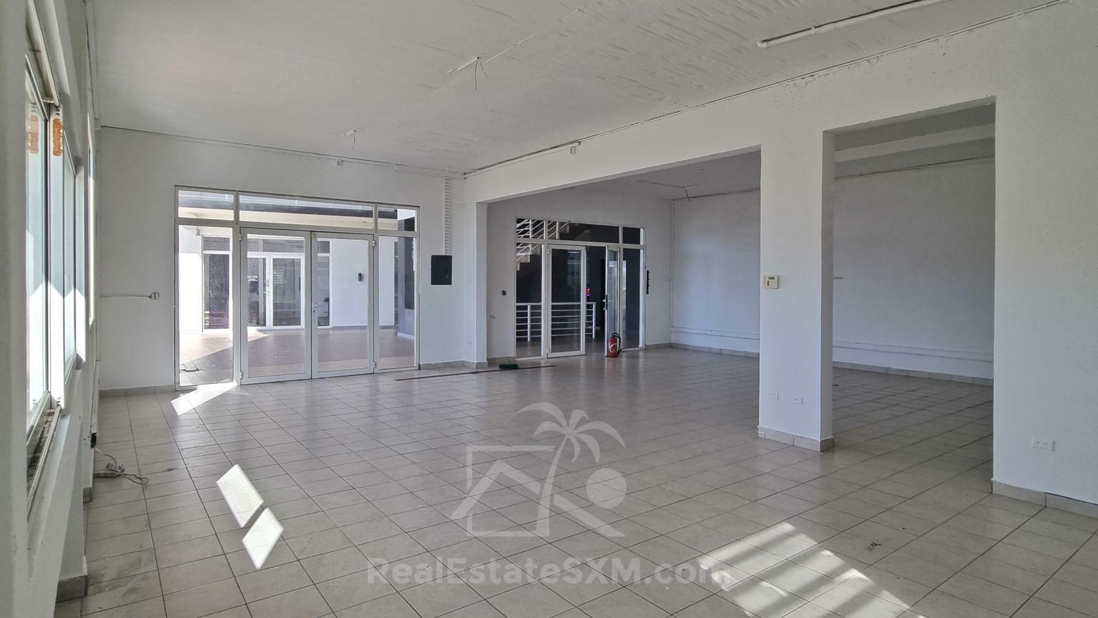 100sqm Commercial space in St Maarten Cole Bay. Welfare Rd, Sky Building. Main road. 