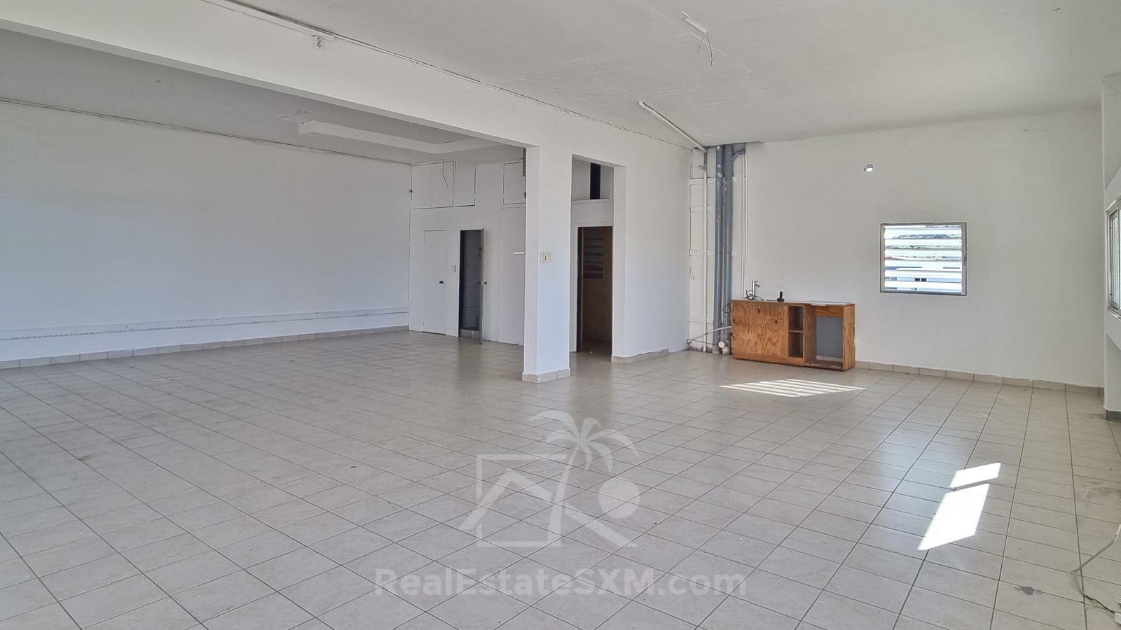 100sqm Commercial space in St Maarten Cole Bay. Welfare Rd, Sky Building. Main road. 