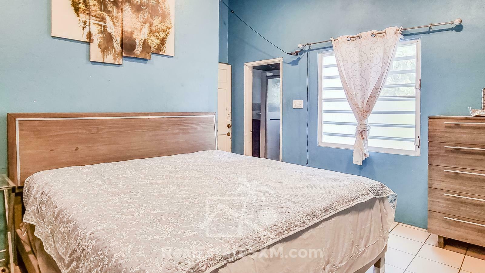 St Maarten house for sale in Point Blanche, 4 beds 4 baths. Gated yard. Garage