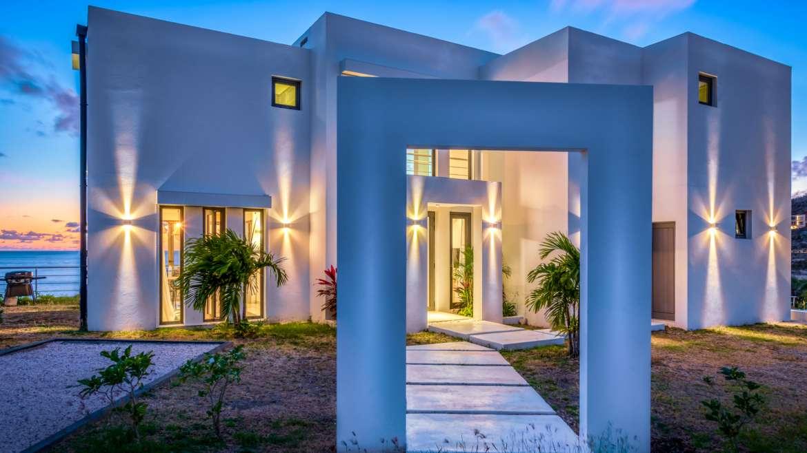 Luxury Modern Villa Spring Sea for sale, St Maarten, Indigo Bay. Caribbean Sea. Sunsets. Good ROI