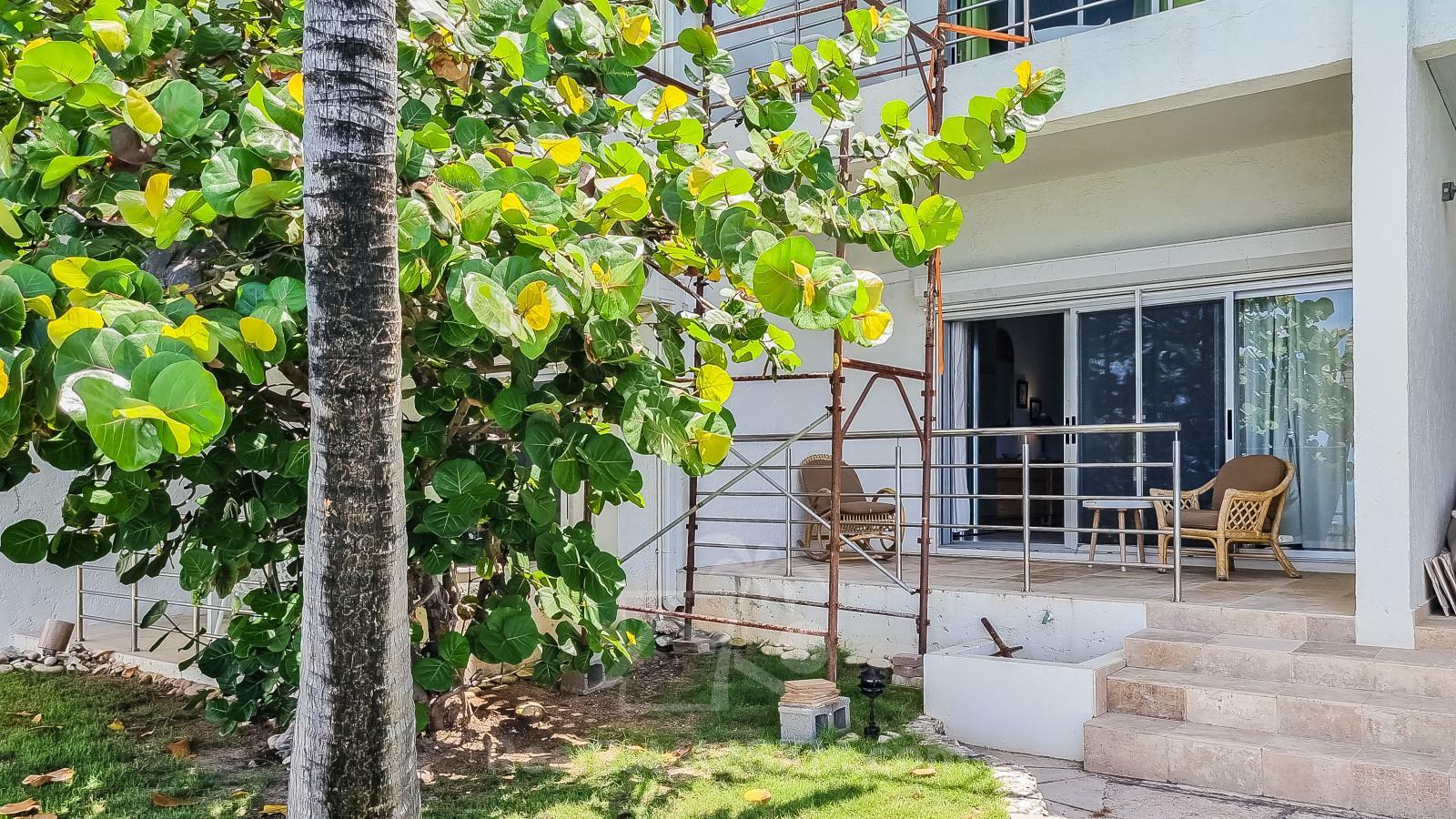 Ocean-front 2BR Spacious Apartment For Rent St Maarten Cupecoy Beach Club. Sunsets. Quiet. Gated