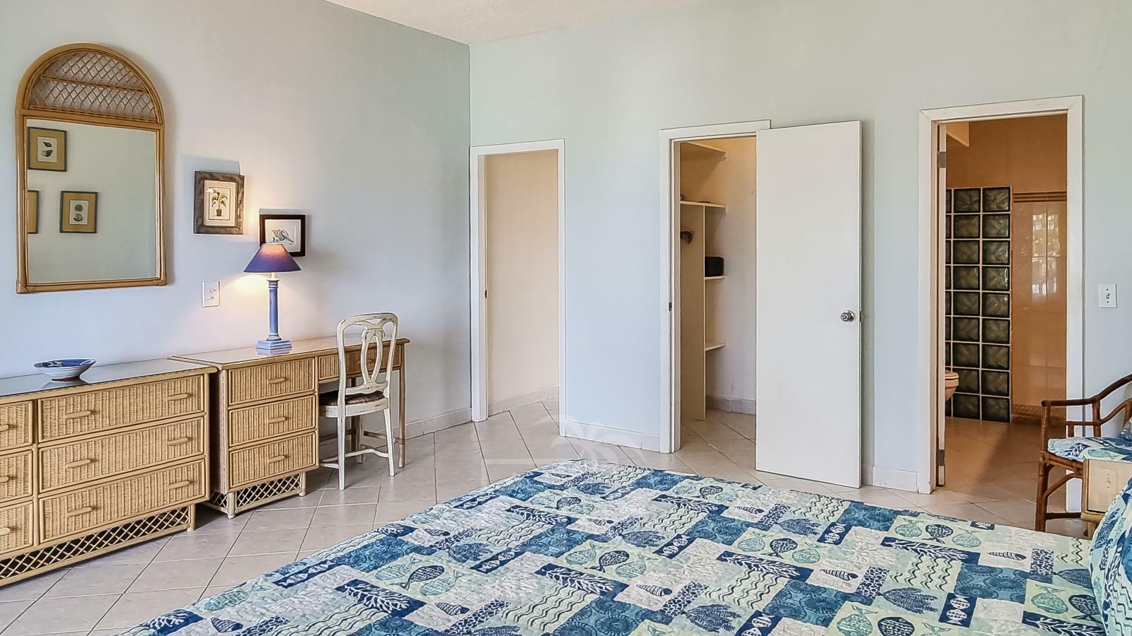 Ocean-front 2BR Spacious Apartment For Rent St Maarten Cupecoy Beach Club. Sunsets. Quiet. Gated