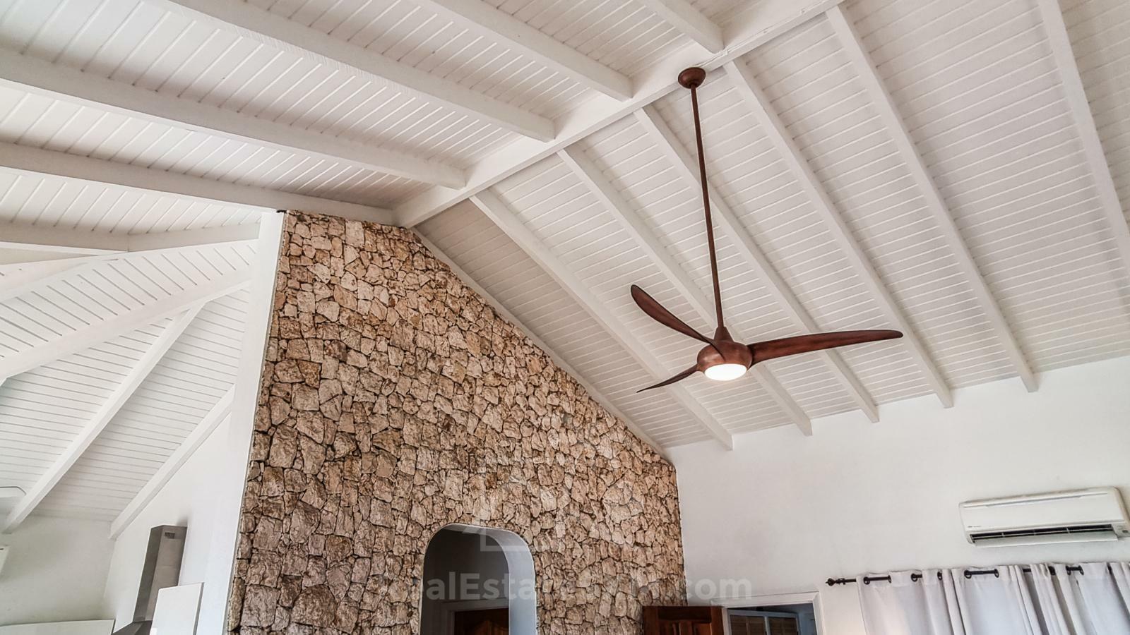 Caribbean Villa Domila for sale in St Maarten, Pelican Key. Ocean view & Sunsets. Rental income
