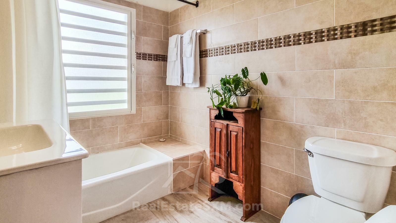 Caribbean Villa Domila for sale in St Maarten, Pelican Key. Ocean view & Sunsets. Rental income