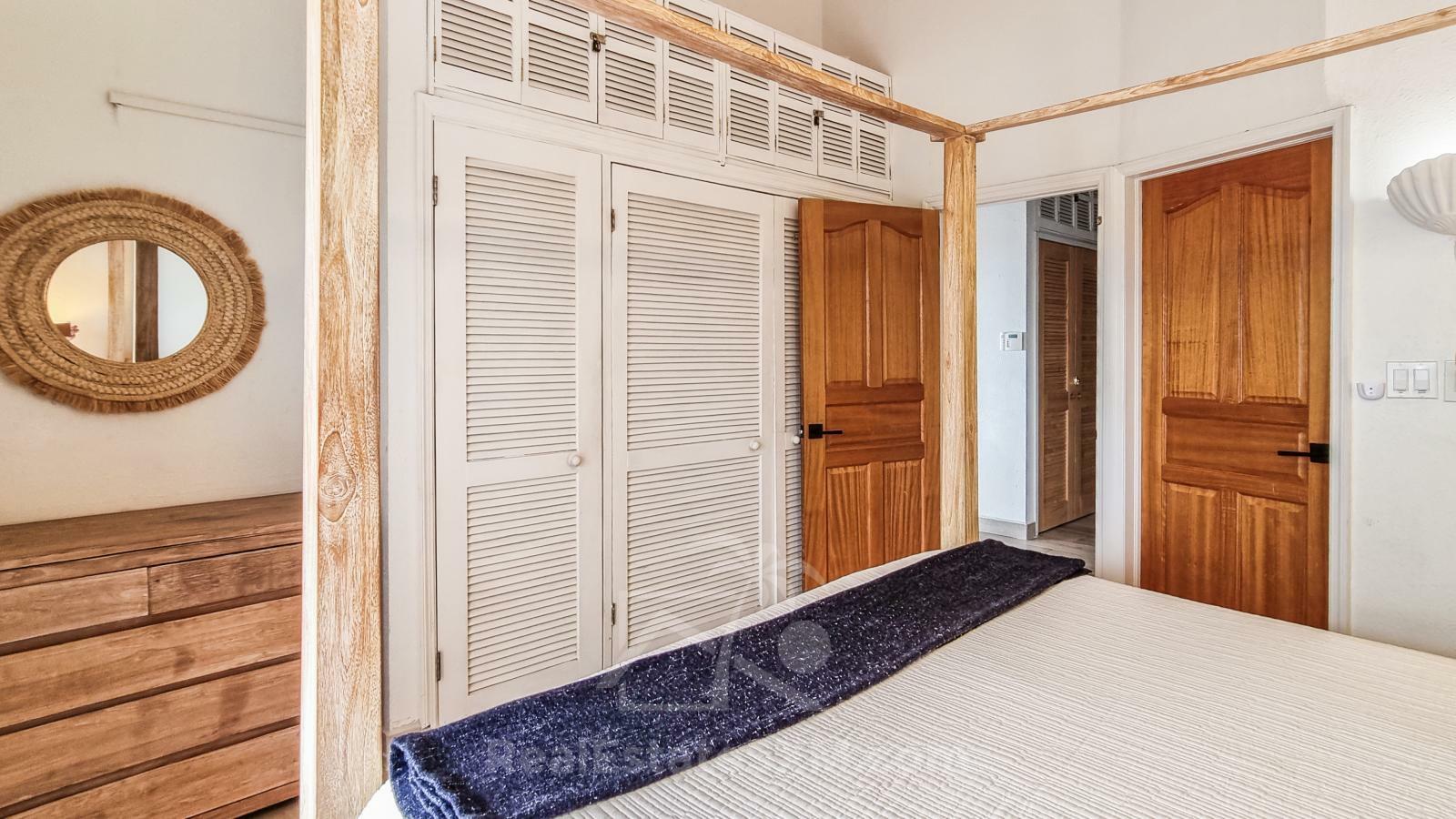 Caribbean Villa Domila for sale in St Maarten, Pelican Key. Ocean view & Sunsets. Rental income