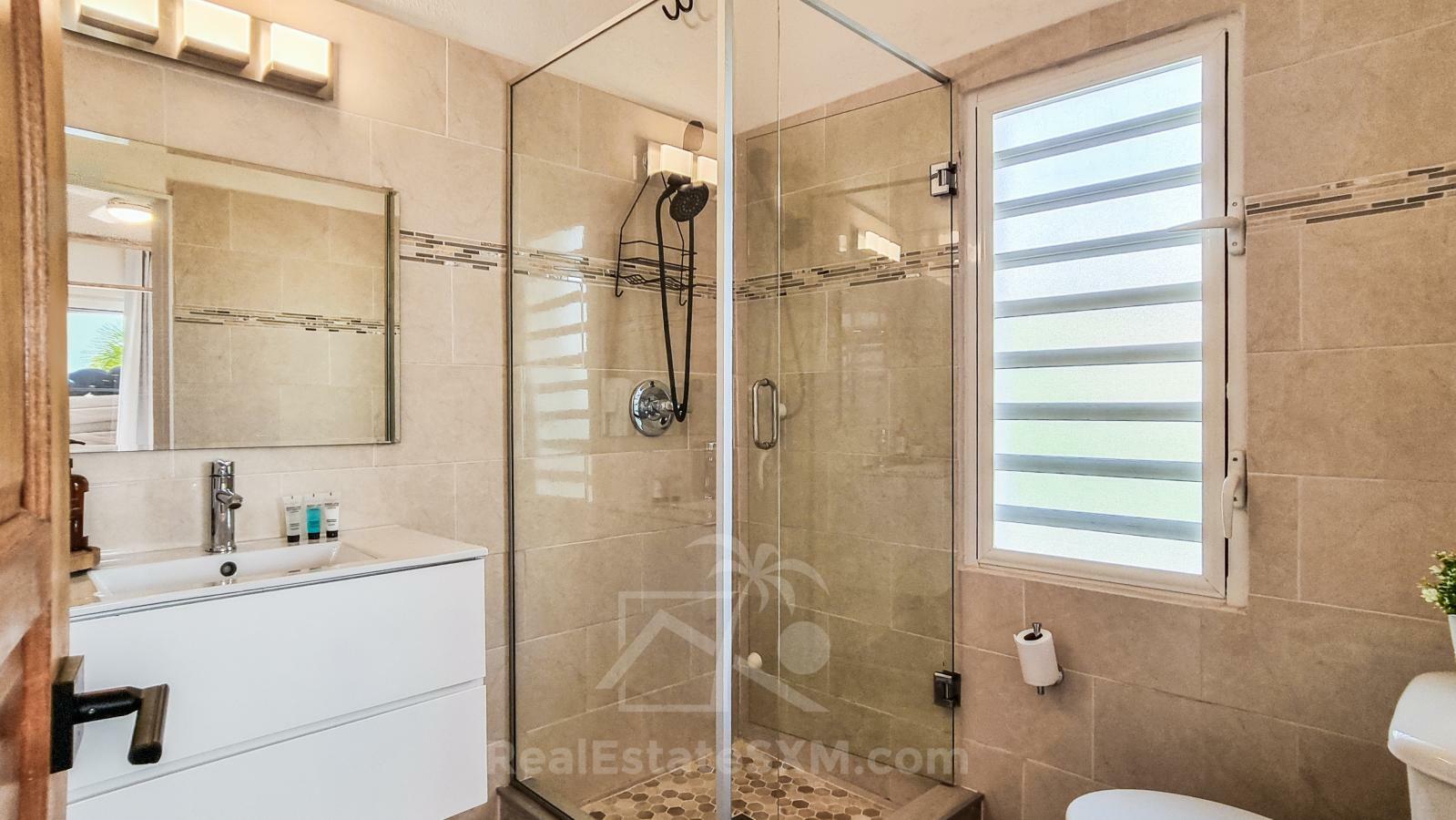 Caribbean Villa Domila for sale in St Maarten, Pelican Key. Ocean view & Sunsets. Rental income