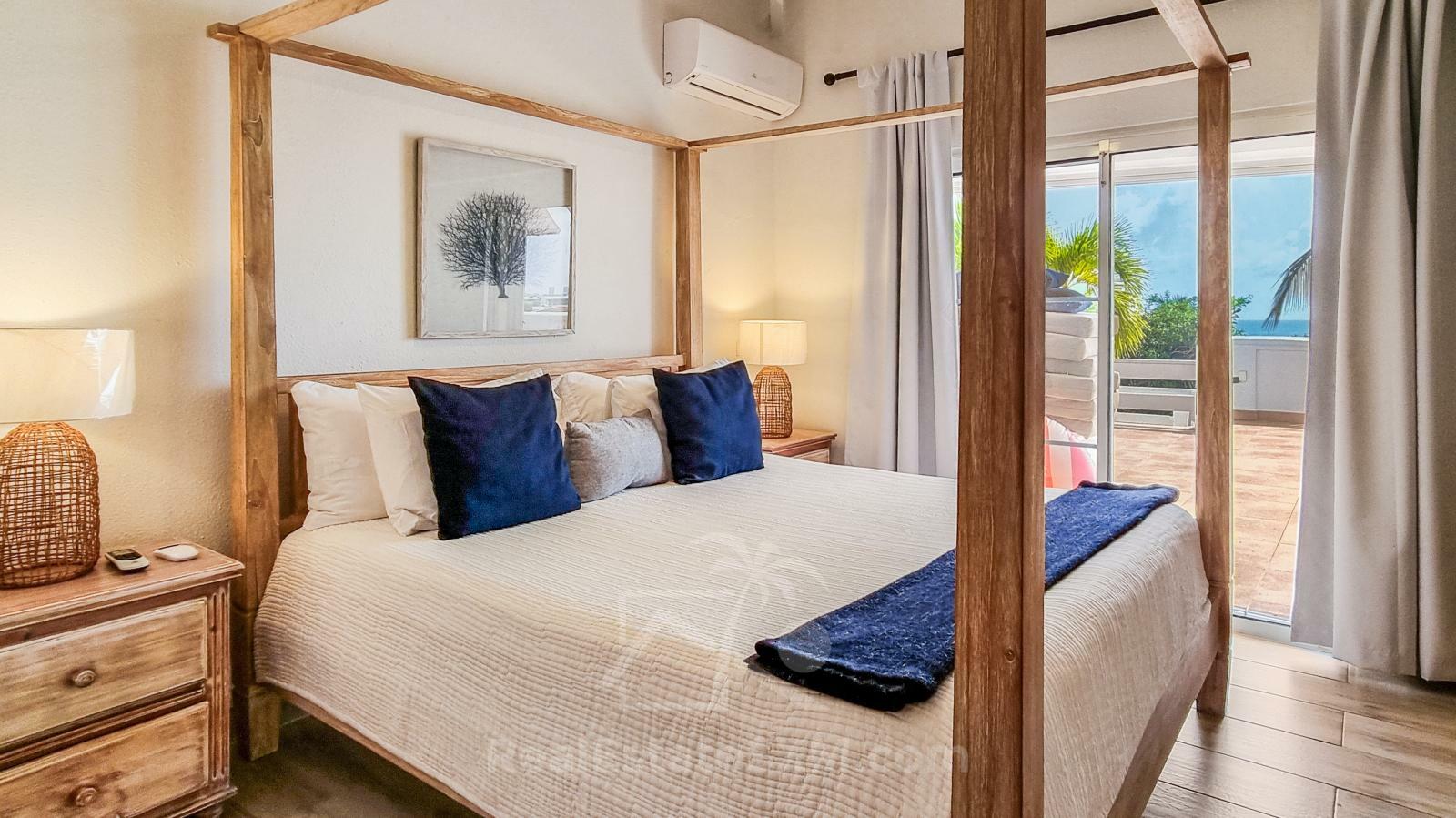 Caribbean Villa Domila for sale in St Maarten, Pelican Key. Ocean view & Sunsets. Rental income