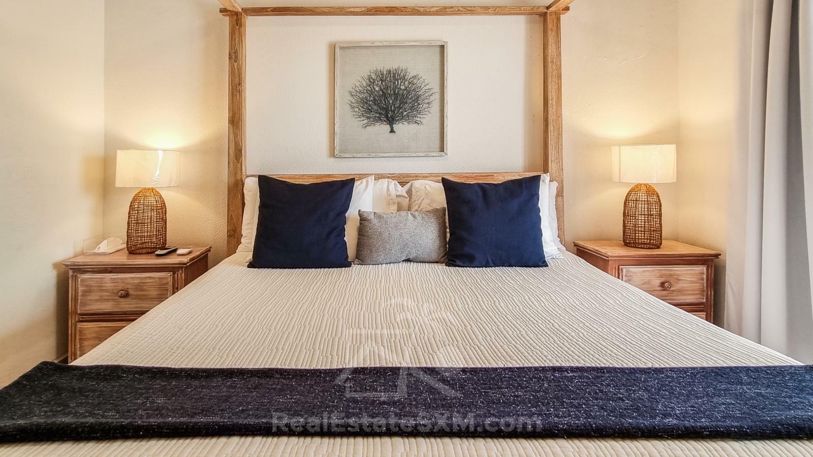Caribbean Villa Domila for sale in St Maarten, Pelican Key. Ocean view & Sunsets. Rental income
