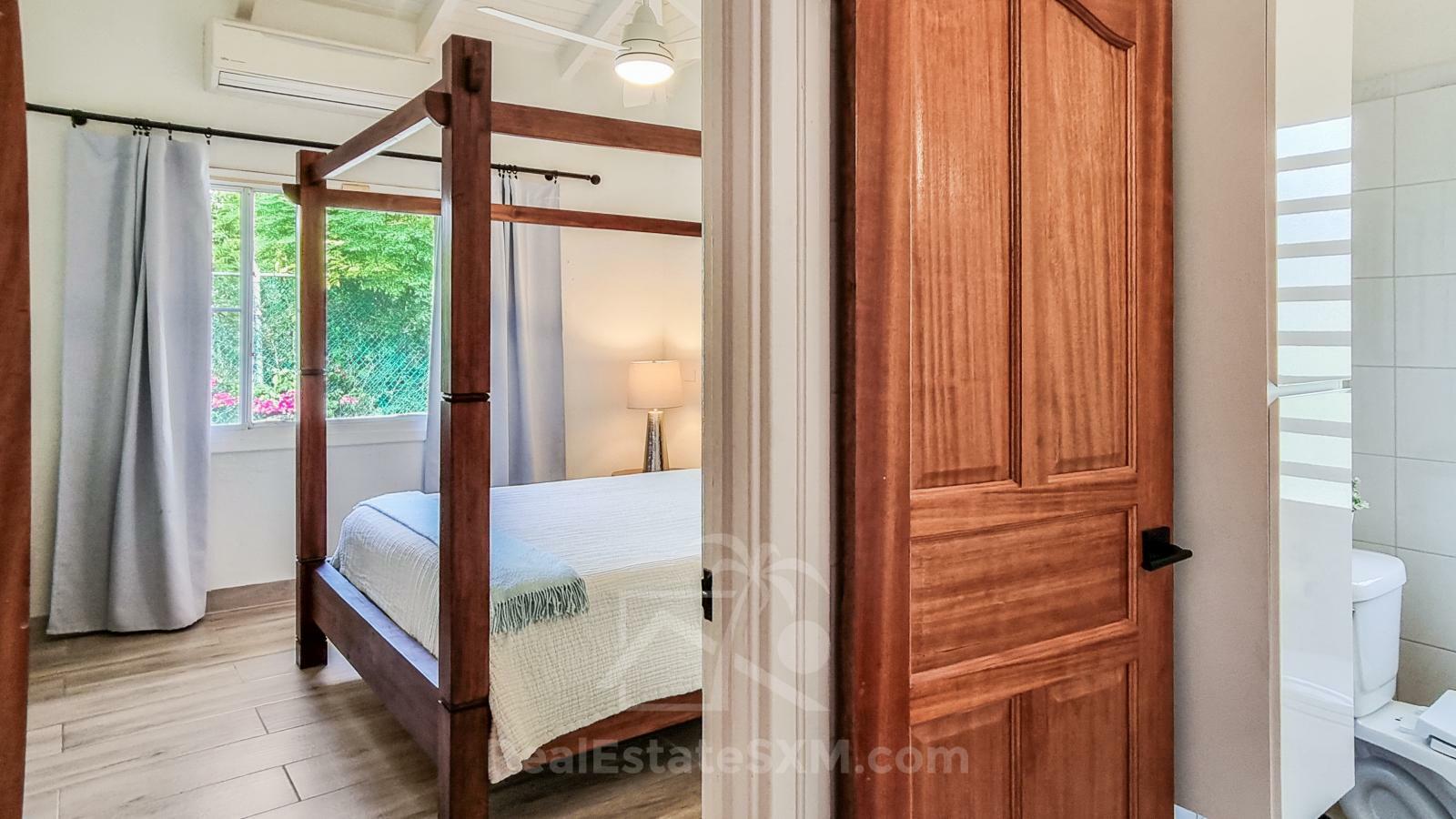 Caribbean Villa Domila for sale in St Maarten, Pelican Key. Ocean view & Sunsets. Rental income