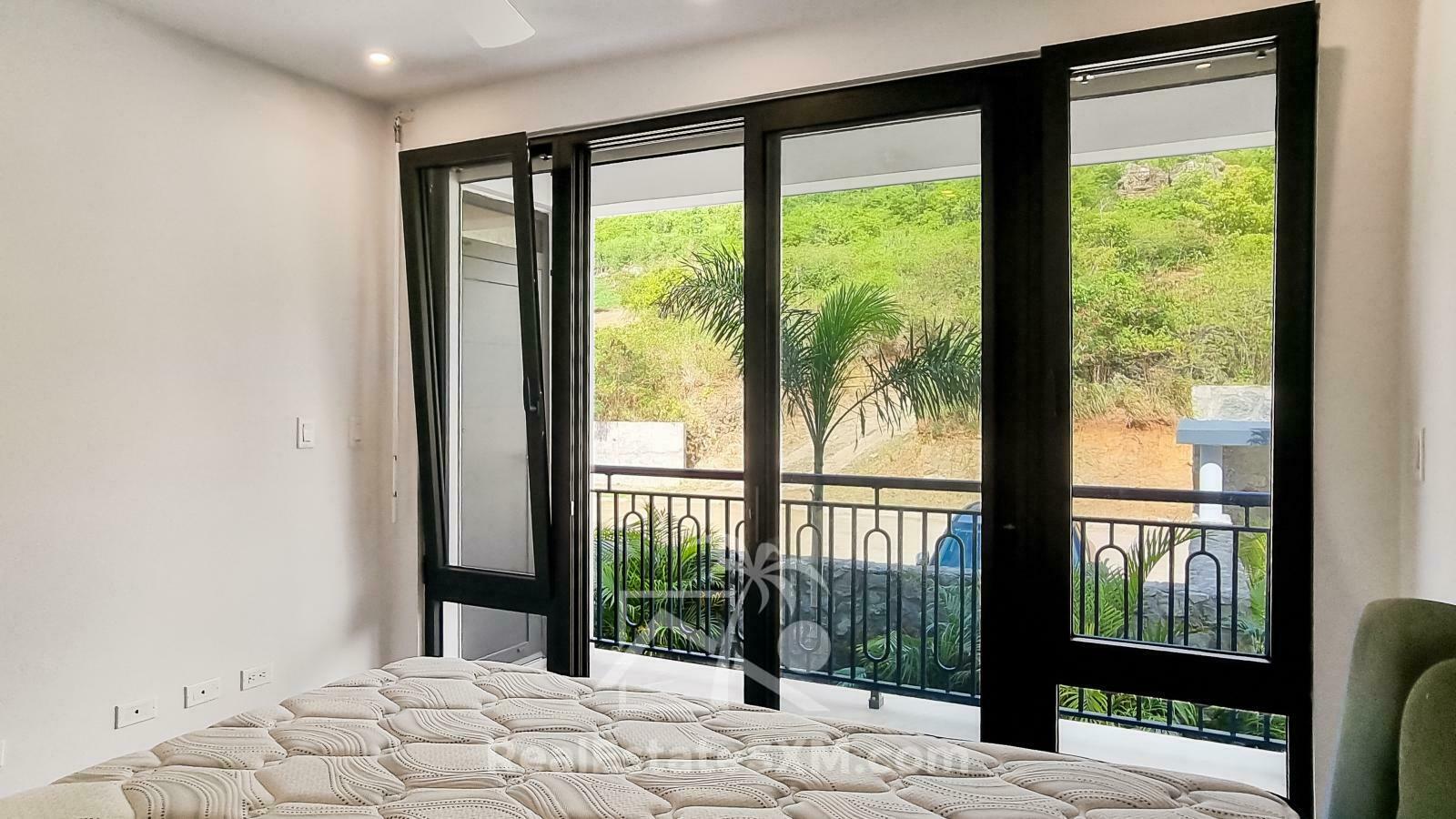 Investment Building for Sale SXM. Gated Community. Beautiful View. Generator and Cistern. Garage.