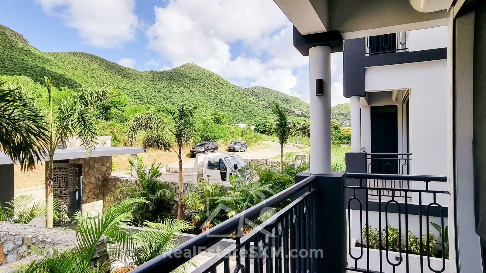 Investment Building for Sale SXM. Gated Community. Beautiful View. Generator and Cistern. Garage.