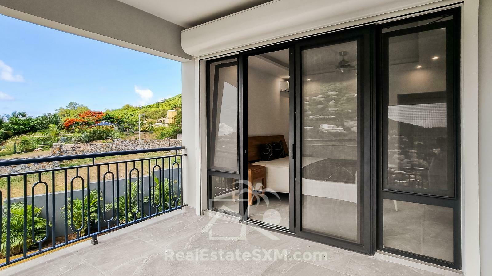 Investment Building for Sale SXM. Gated Community. Beautiful View. Generator and Cistern. Garage.