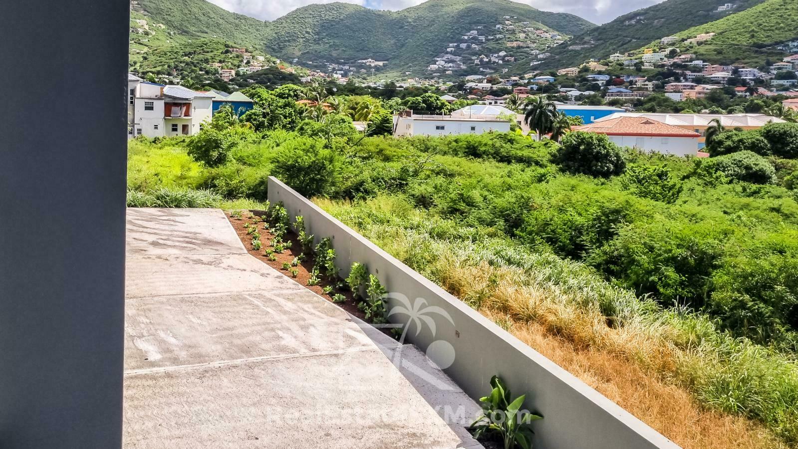 Investment Building for Sale SXM. Gated Community. Beautiful View. Generator and Cistern. Garage.