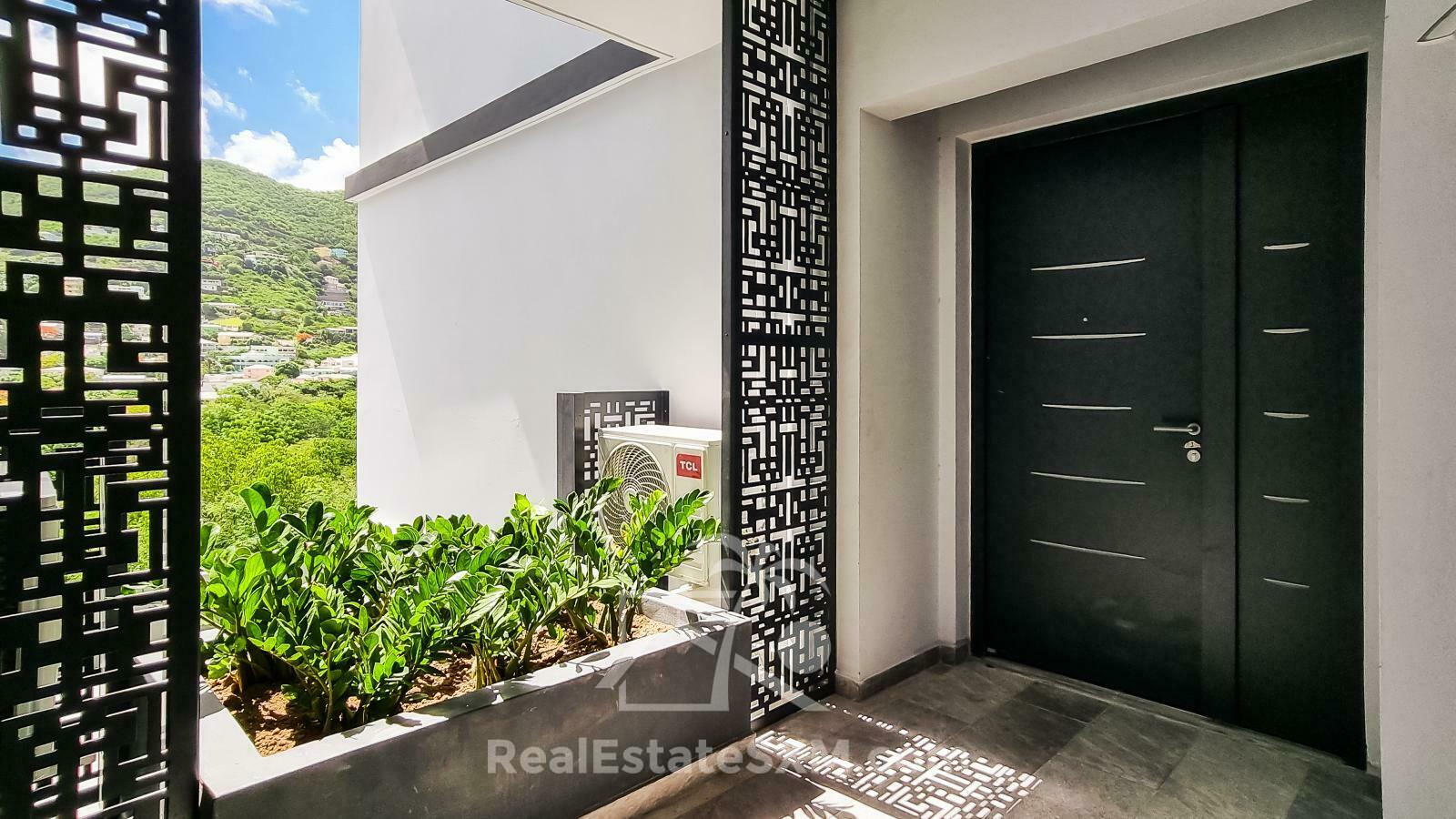 Investment Building for Sale SXM. Gated Community. Beautiful View. Generator and Cistern. Garage.
