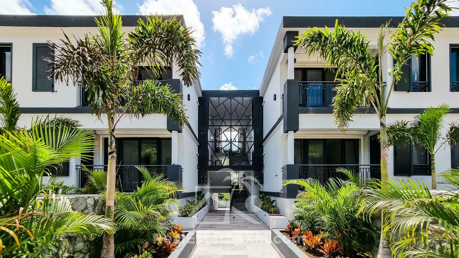 Investment Building for Sale SXM. Gated Community. Beautiful View. Generator and Cistern. Garage.