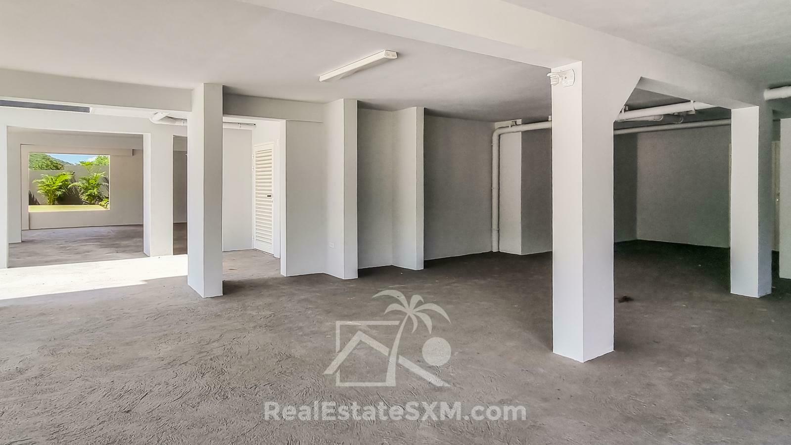 Investment Building for Sale SXM. Gated Community. Beautiful View. Generator and Cistern. Garage.