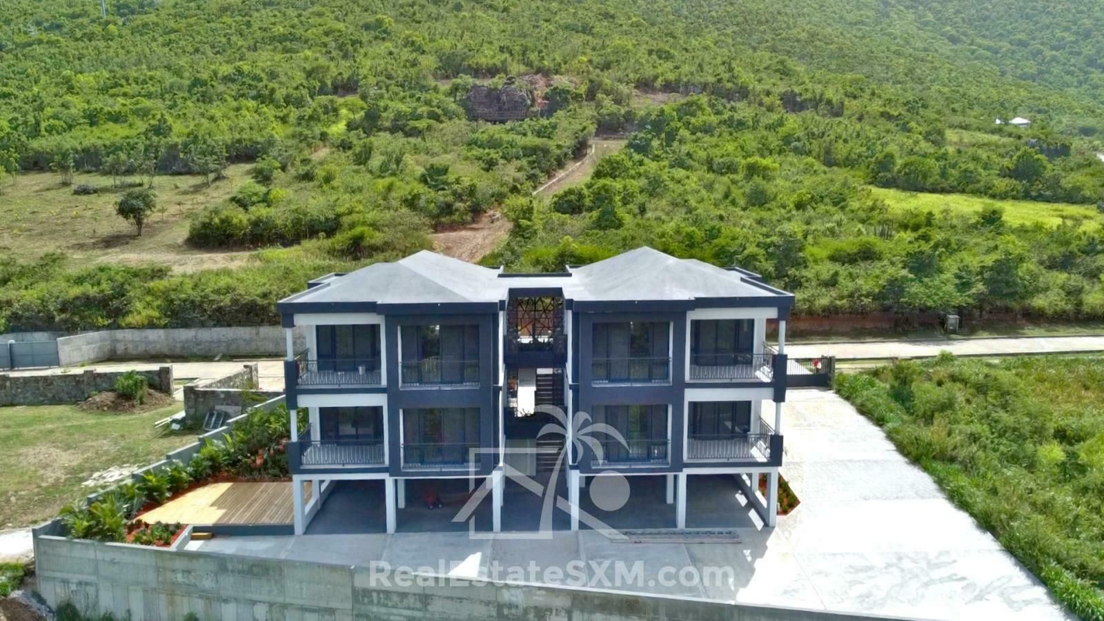 Investment Building for Sale SXM. Gated Community. Beautiful View. Generator and Cistern. Garage.