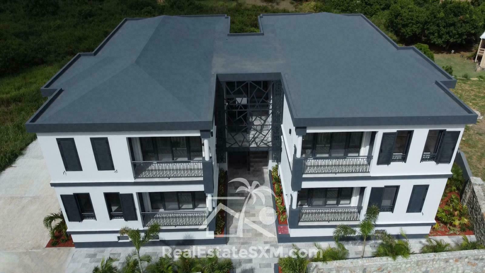 Investment Building for Sale SXM. Gated Community. Beautiful View. Generator and Cistern. Garage.